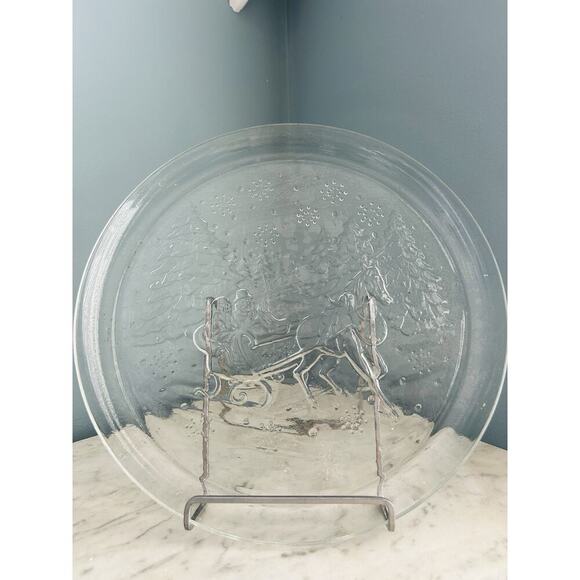 Vintage Arcoroc 13” Platter France Clear ‘Through The Woods’ Winter Sleigh Scene - Picture 1 of 9